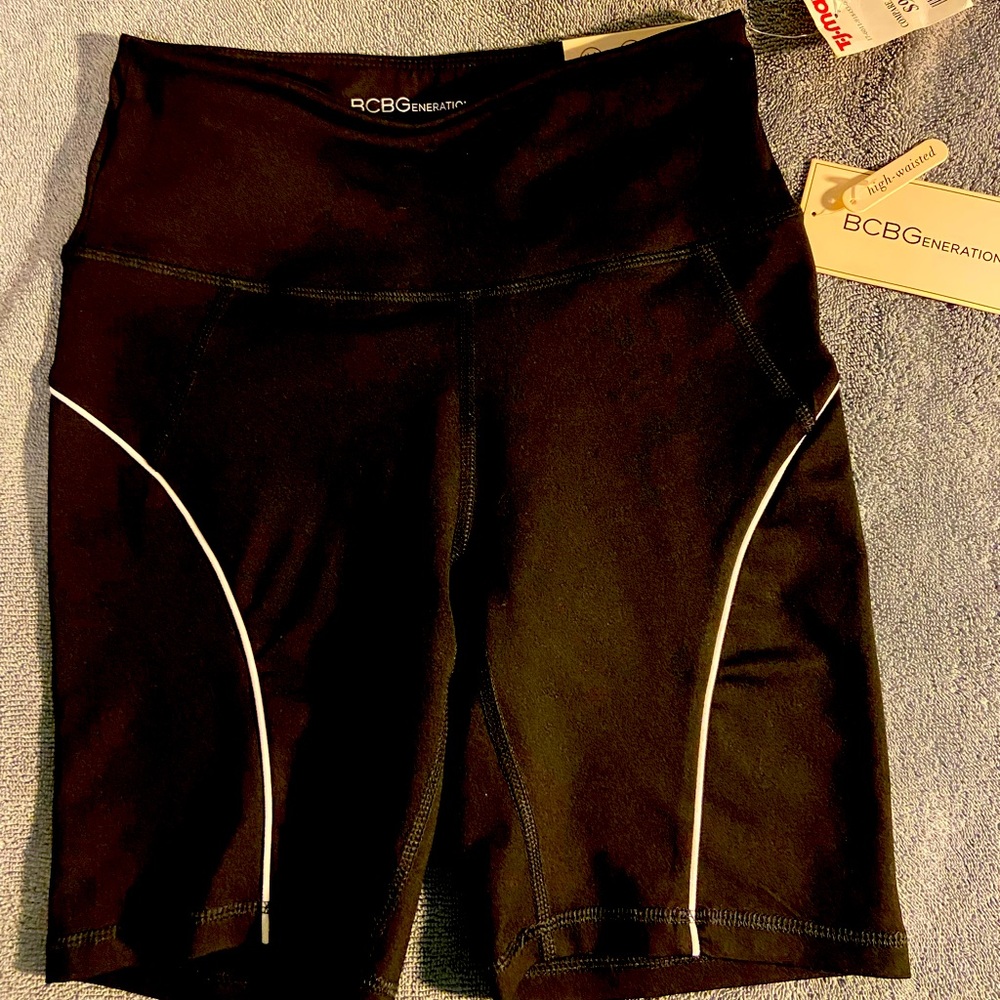 BCBG Yoga Shorts Size S NWT